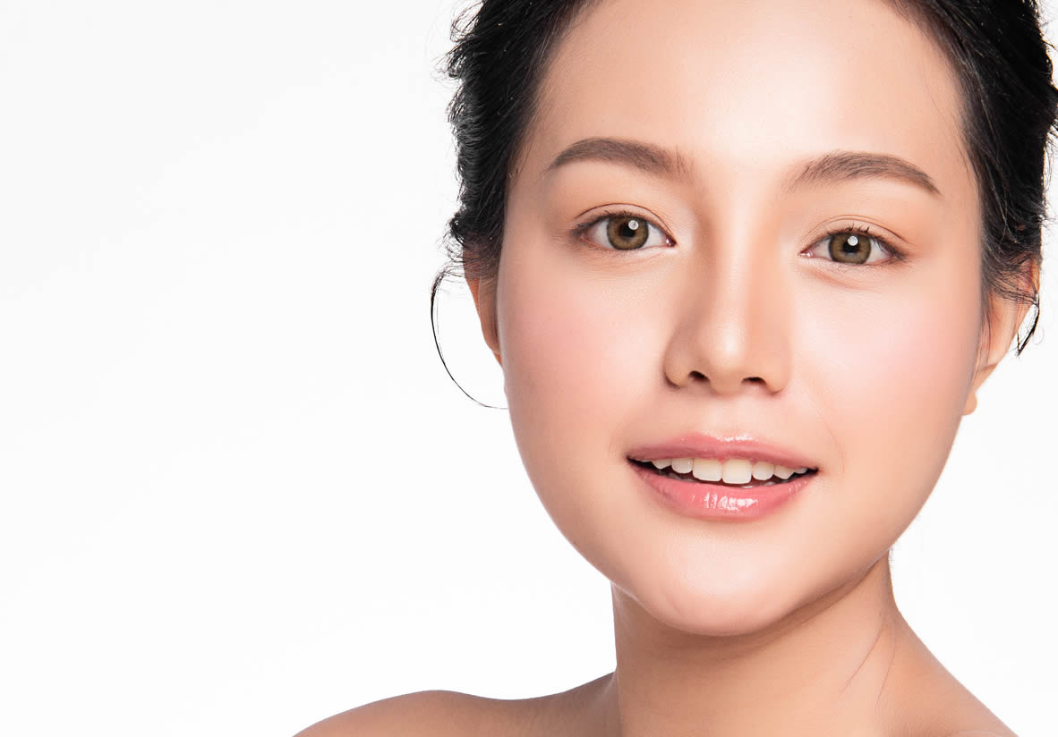 肌が綺麗な女性